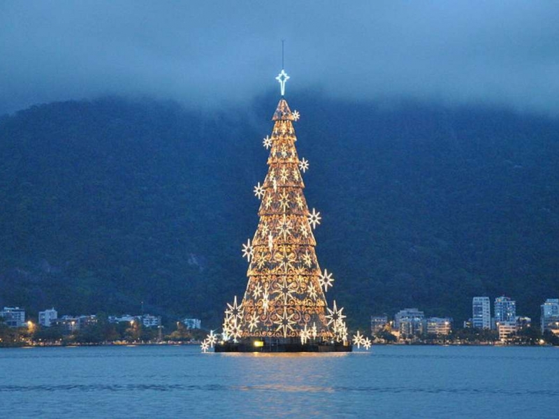 Foto Alberi Di Natale Nel Mondo.Pianeta Gaia Viaggi Srl Blog Alberi Di Natale Dal Mondo