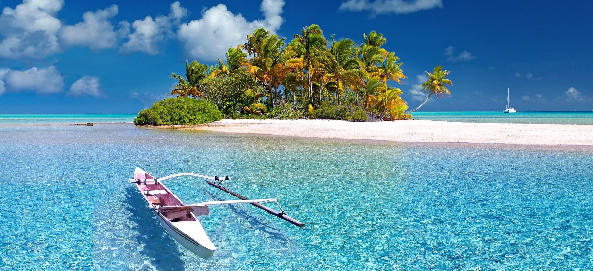 Polinesia atollo con barca