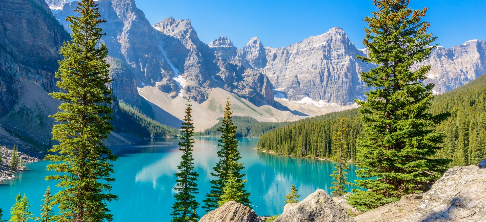 Lago Moraine in Alberta, Canada